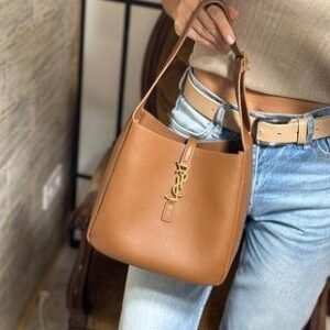 SAINT LAURENT Le 5 à 7 Supple Leather Shoulder Bag