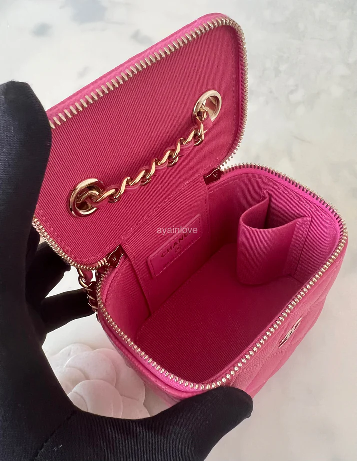 CHANEL Lambskin CC Pearl Mini Vanity Case - Image 5